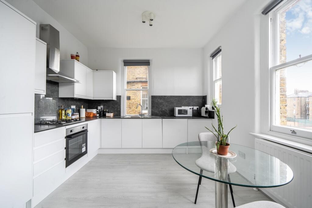 3 bed 1st Floor Flat for rent in Paddington. From Hamptons International Sales - St. Johns Wood