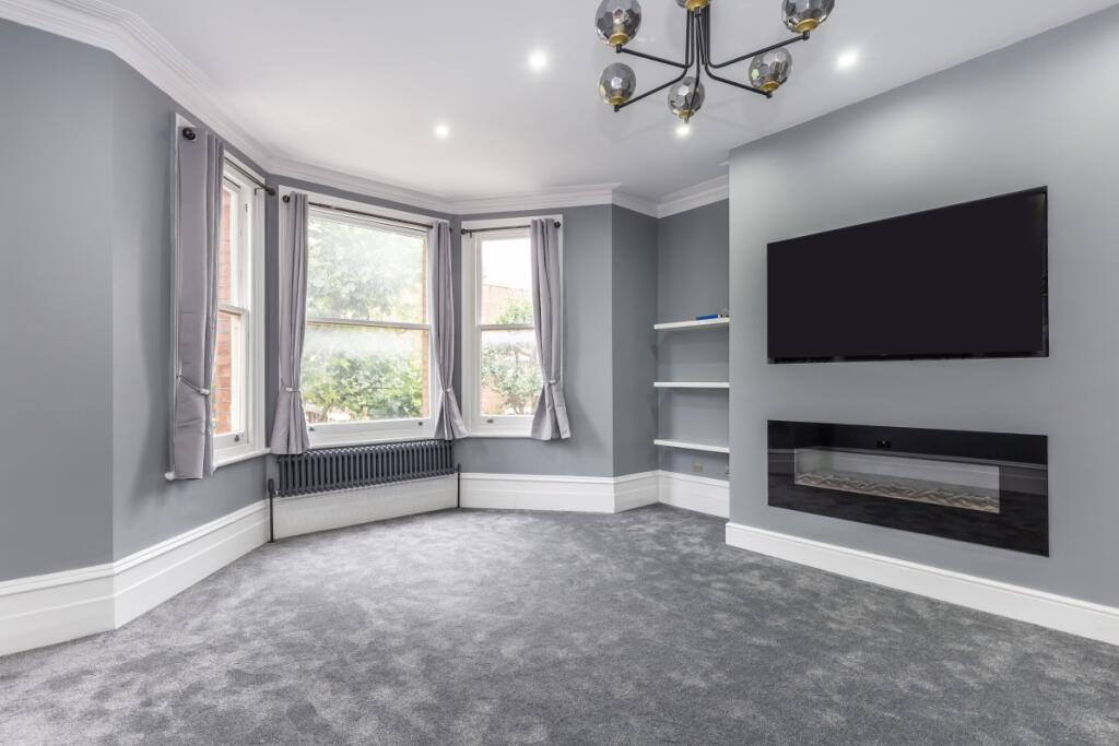 3 bed 1st Floor Flat for rent in Paddington. From Hamptons International Sales - St. Johns Wood