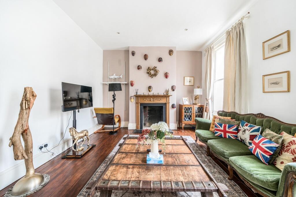 3 bed 1st Floor Flat for rent in Paddington. From Hamptons International Sales - St. Johns Wood