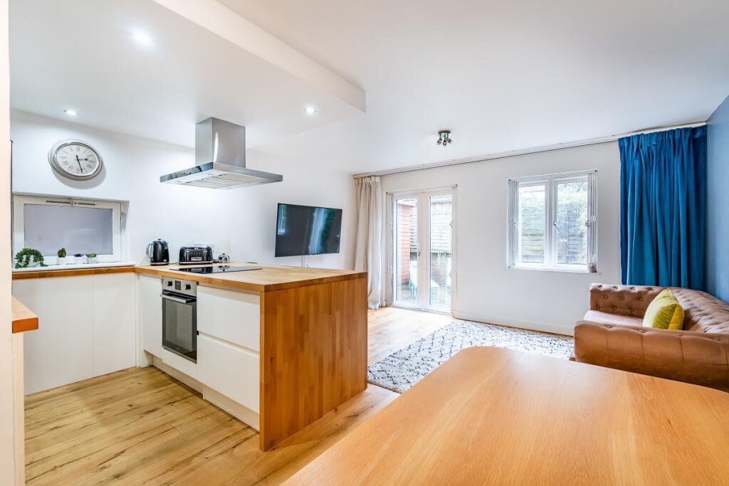 2 bed 1st Floor Flat for rent in Paddington. From Hamptons International Sales - St. Johns Wood