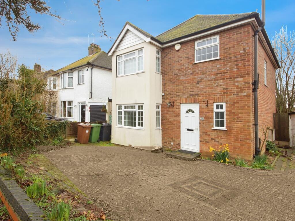 3 bed Detached for rent in Potters Bar. From Hamptons - Totteridge & Whetstone 3 bed Detached for rent in Potters Bar. From Hamptons - Totteridge & Whetstone