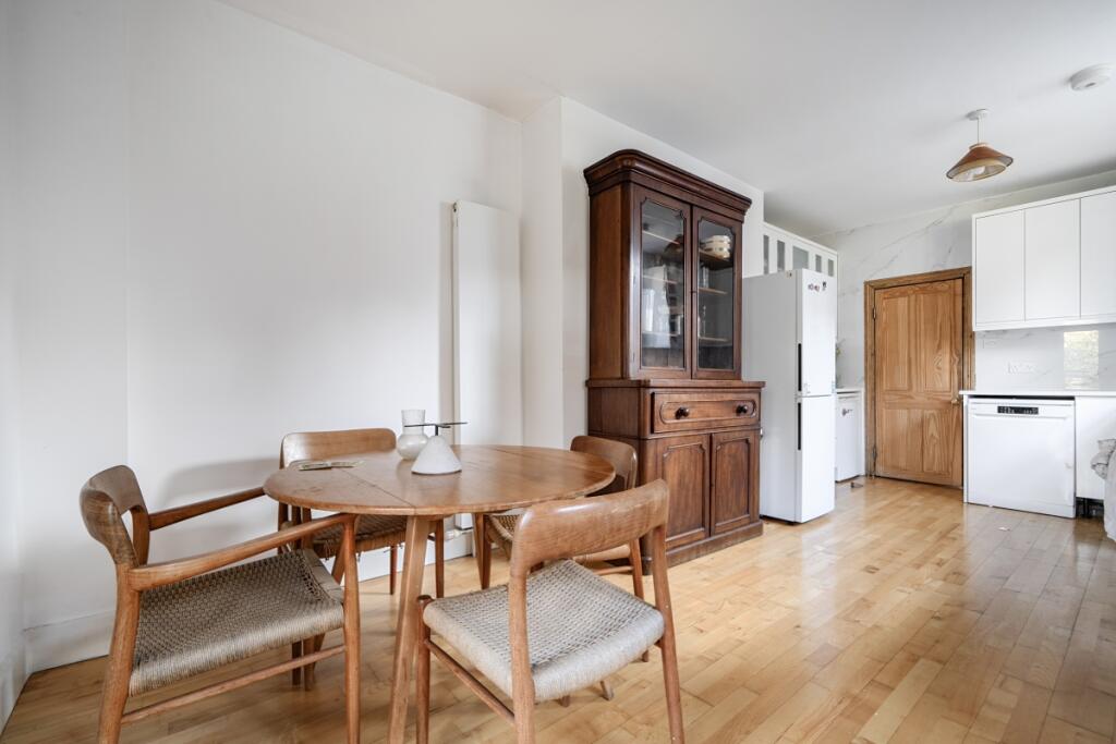 1 bed Detached for rent in Deptford. From Hamptons - Tower Bridge