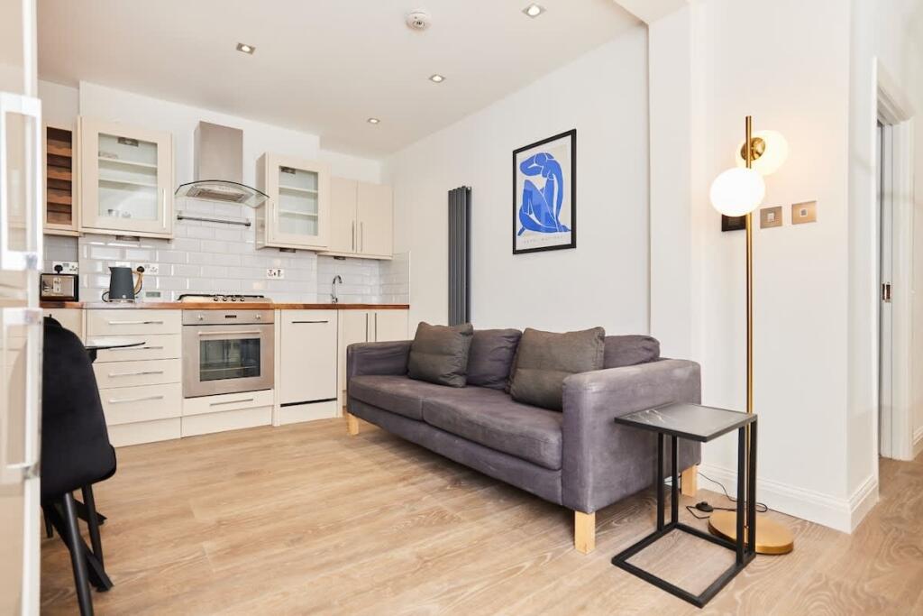 2 bed Apartment for rent in Bermondsey. From Hamptons - Tower Bridge