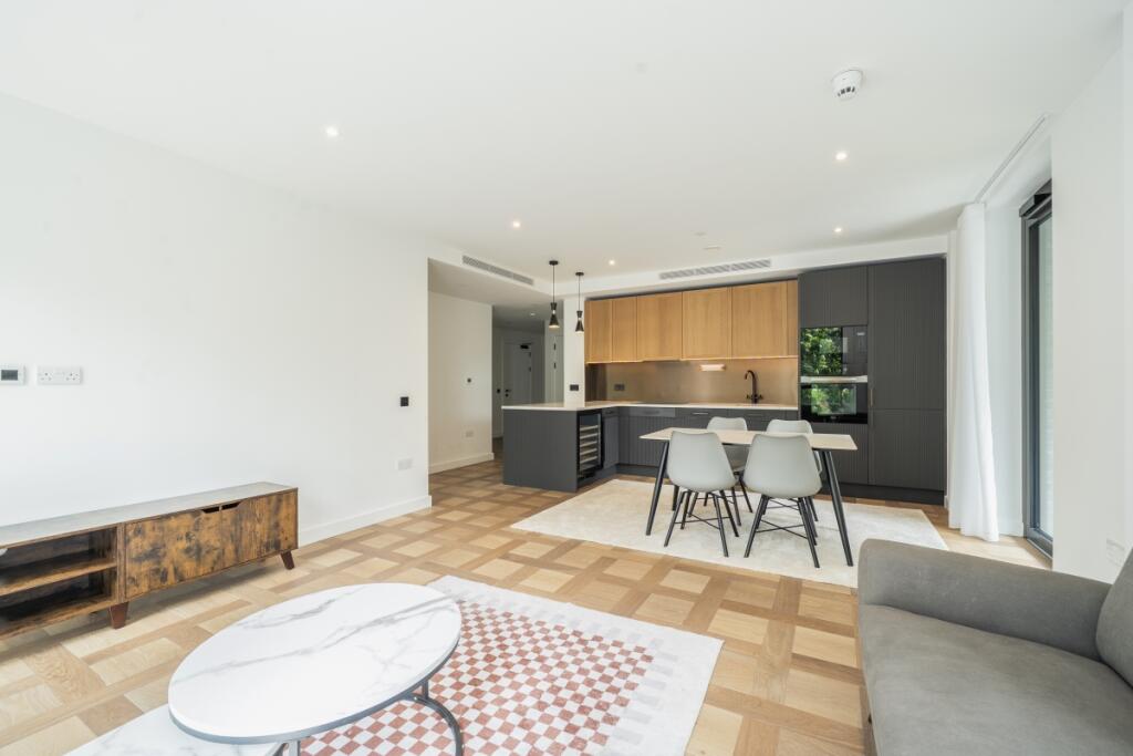 2 bed Apartment for rent in Stepney. From Hamptons - Tower Bridge 2 bed Apartment for rent in Stepney. From Hamptons - Tower Bridge