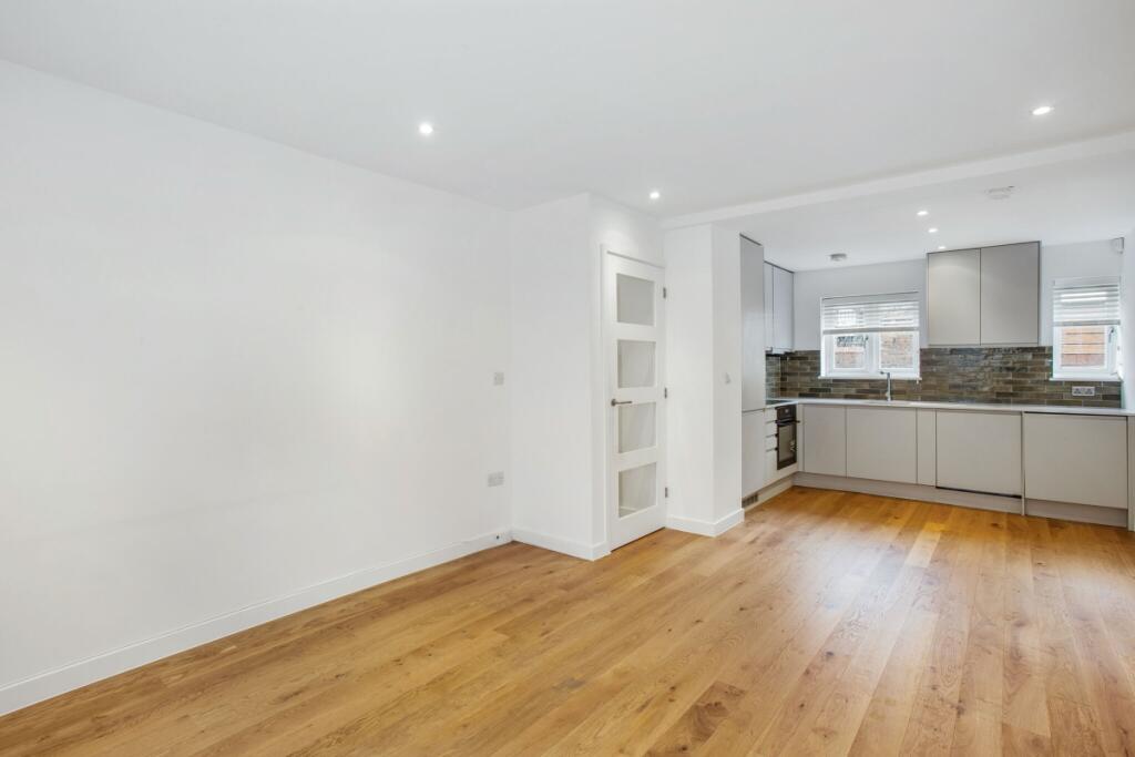2 bed Apartment for rent in Camberwell. From Hamptons - Tower Bridge