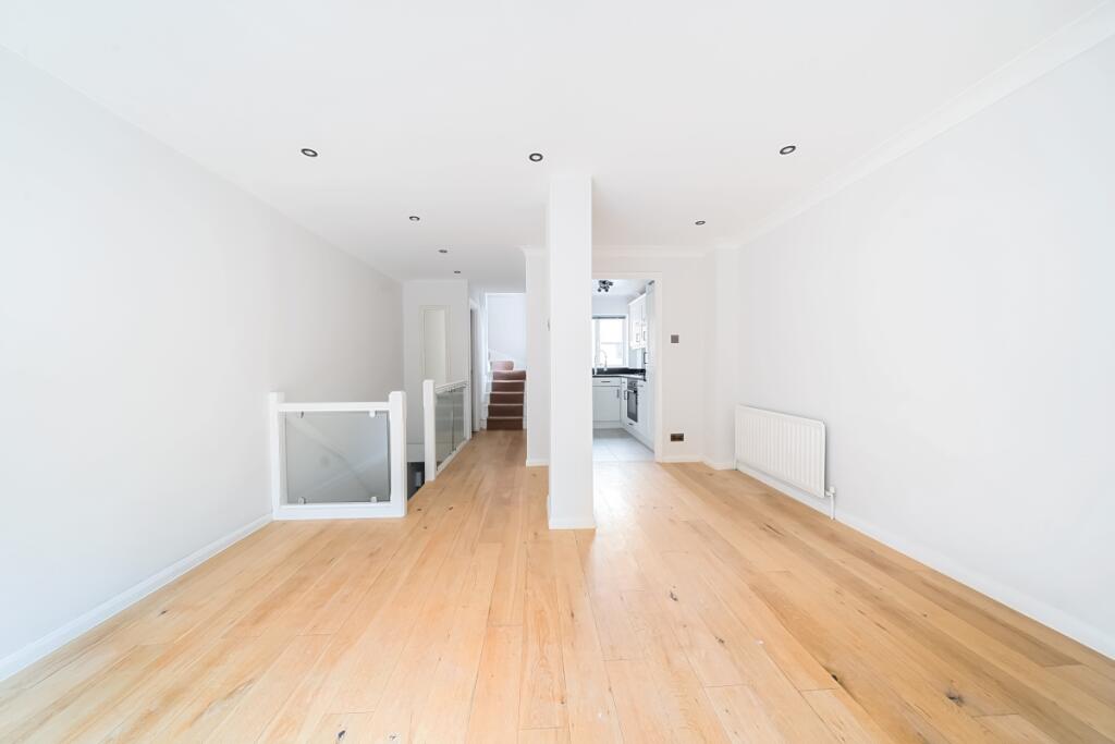 3 bed Mid Terraced House for rent in Bermondsey. From Hamptons - Tower Bridge