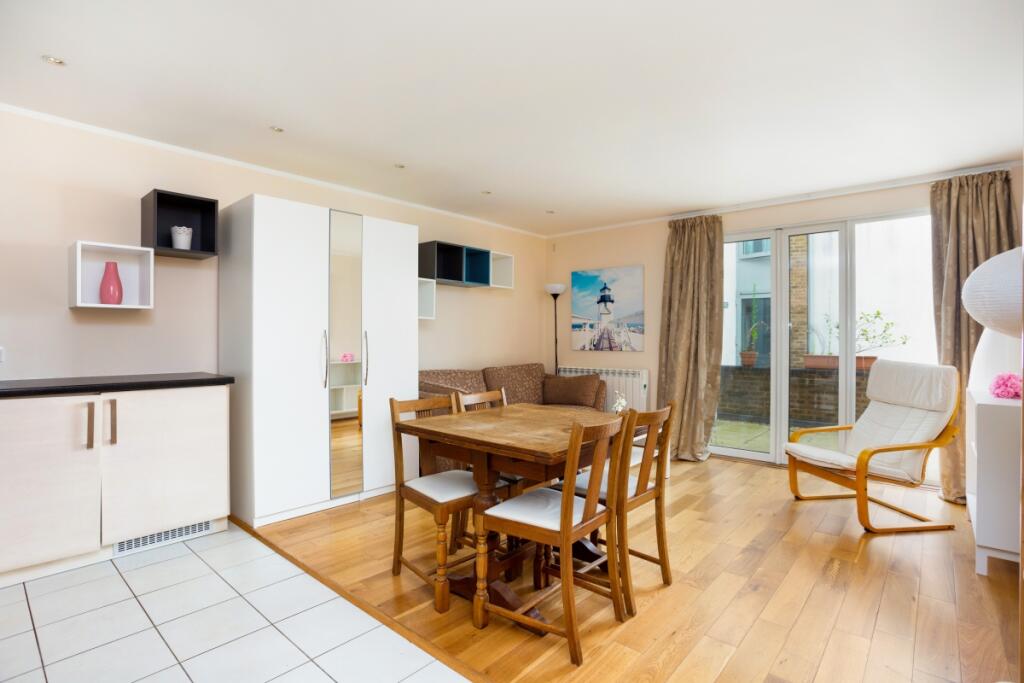 4 bed Apartment for rent in Bermondsey. From Hamptons - Tower Bridge 4 bed Apartment for rent in Bermondsey. From Hamptons - Tower Bridge
