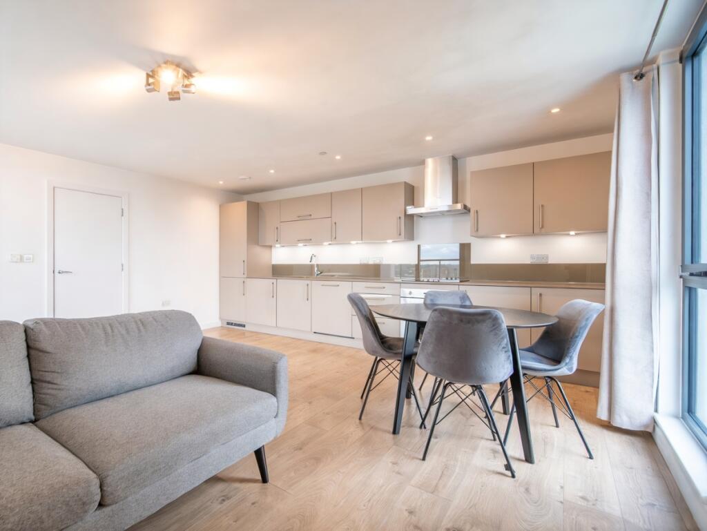 2 bed Apartment for rent in Poplar. From Hamptons - Tower Bridge