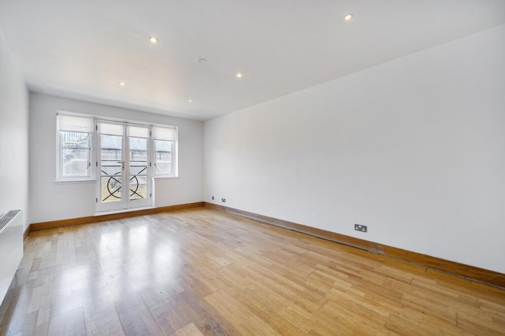 2 bed Apartment for rent in Stepney. From Hamptons - Tower Bridge