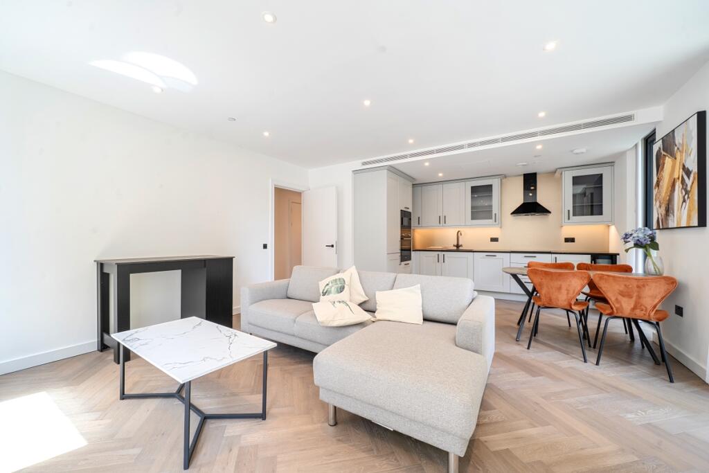2 bed Apartment for rent in Stepney. From Hamptons - Tower Bridge
