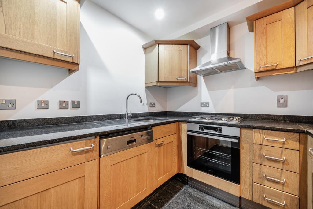 2 bed Apartment for rent in Stepney. From Hamptons - Tower Bridge 2 bed Apartment for rent in Stepney. From Hamptons - Tower Bridge