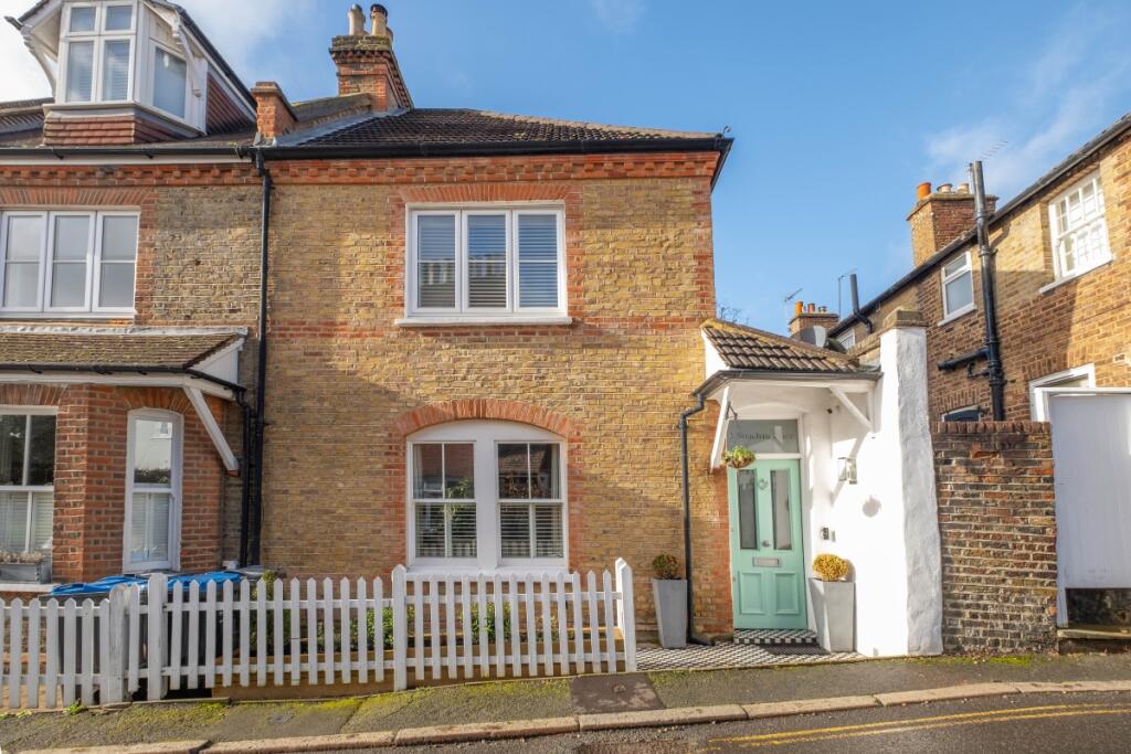 3 bed Cottage for rent in Wimbledon. From Hamptons - Wimbledon