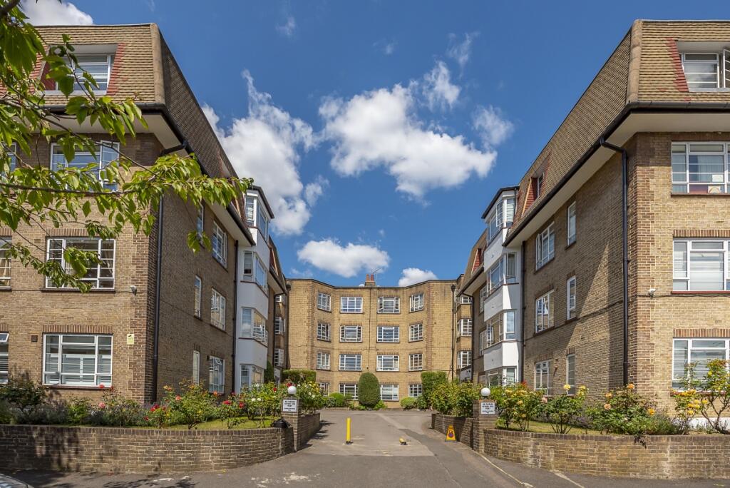 2 bed 1st Floor Flat for rent in Wimbledon. From Hamptons - Wimbledon