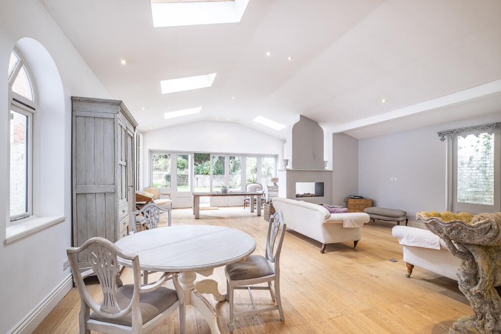 3 bed Detached for rent in Putney. From Hamptons - Wimbledon