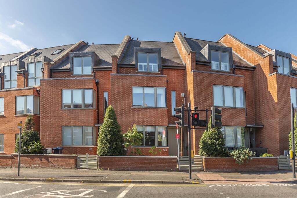 4 bed Mid Terraced House for rent in Wimbledon. From Hamptons - Wimbledon