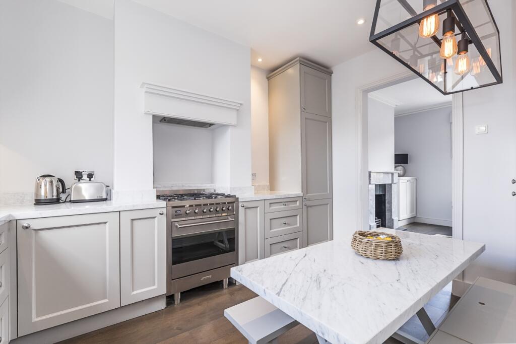 2 bed Mid Terraced House for rent in Wimbledon. From Hamptons - Wimbledon