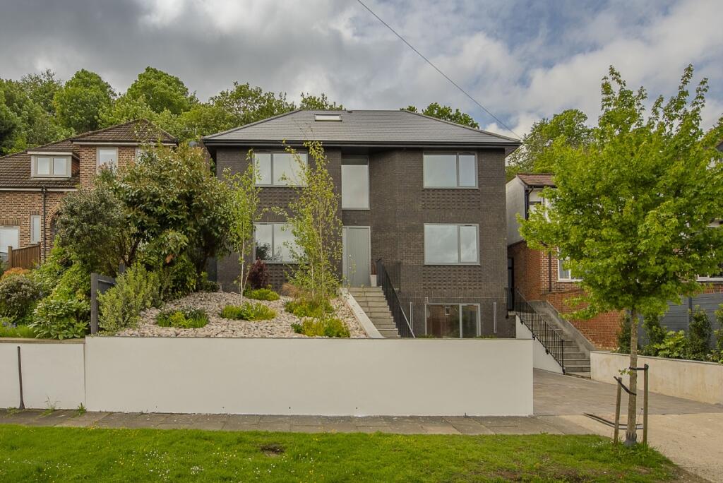 6 bed Detached for rent in Putney. From Hamptons - Wimbledon