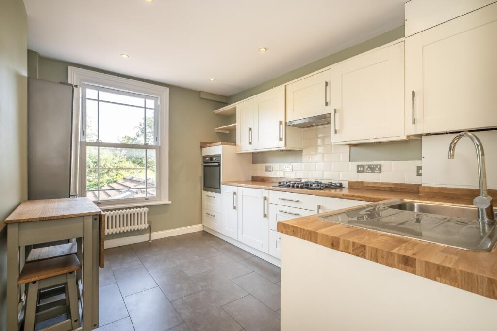 3 bed Annexe for rent in Wimbledon. From Hamptons - Wimbledon