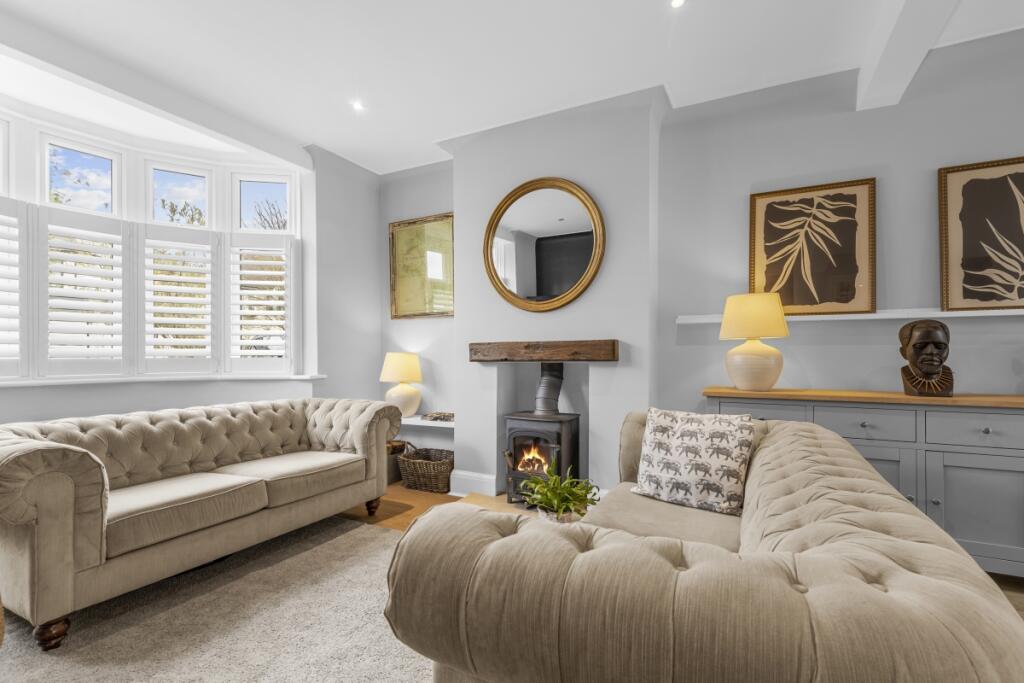 4 bed Semi Detached for rent in Wimbledon. From Hamptons - Wimbledon 4 bed Semi Detached for rent in Wimbledon. From Hamptons - Wimbledon