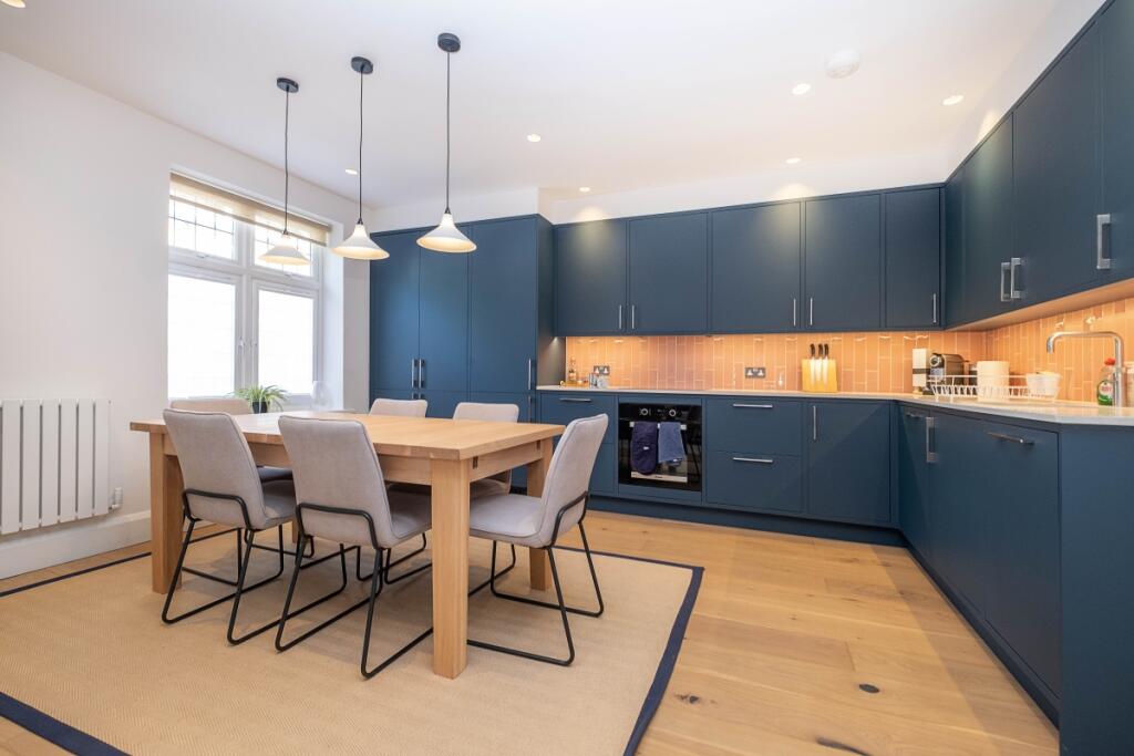3 bed 1st Floor Flat for rent in Wimbledon. From Hamptons - Wimbledon 3 bed 1st Floor Flat for rent in Wimbledon. From Hamptons - Wimbledon