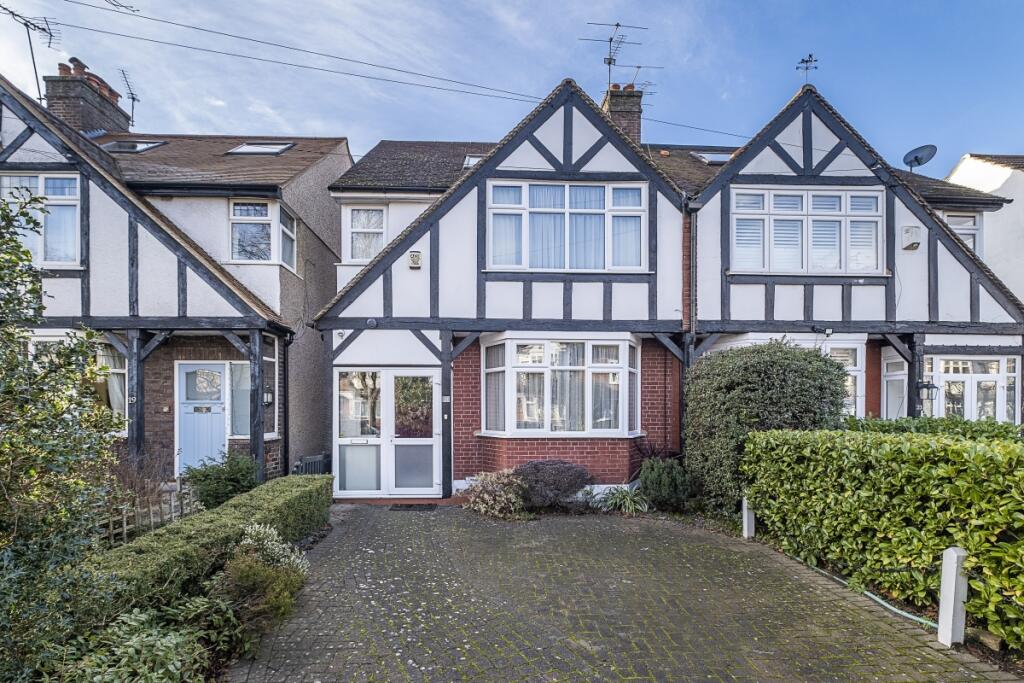 4 bed Semi Detached for rent in Merton. From Hamptons - Wimbledon 4 bed Semi Detached for rent in Merton. From Hamptons - Wimbledon