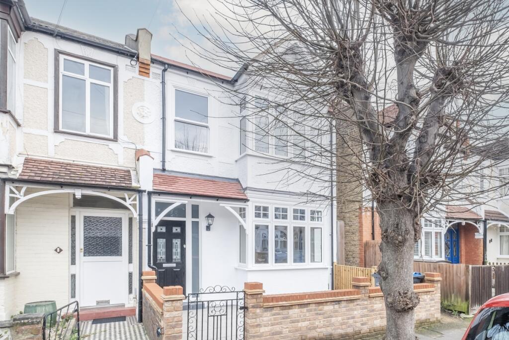 4 bed Mid Terraced House for rent in Wimbledon. From Hamptons - Wimbledon 4 bed Mid Terraced House for rent in Wimbledon. From Hamptons - Wimbledon