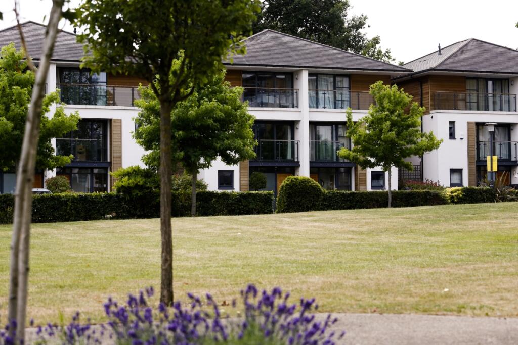 4 bed Semi Detached for rent in Wandsworth. From Hamptons - Wimbledon 4 bed Semi Detached for rent in Wandsworth. From Hamptons - Wimbledon