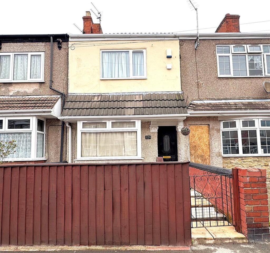 3 bed Mid Terraced House for rent in Grimsby. From BMH - Cleethorpes