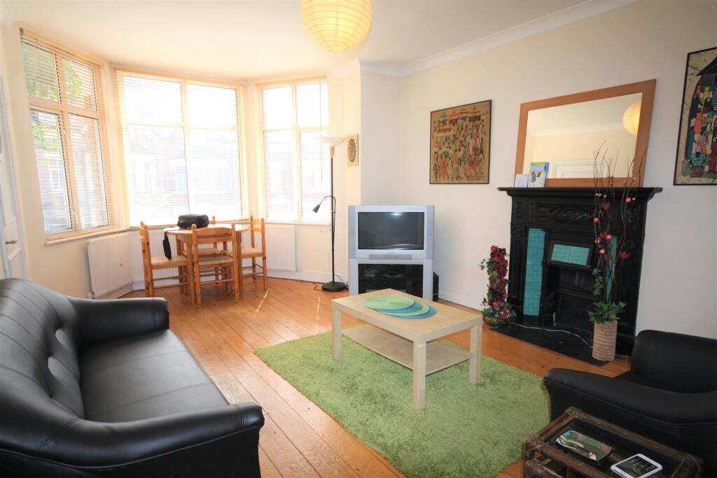 1 bed 1st Floor Flat for rent in Willesden. From Harris and Company