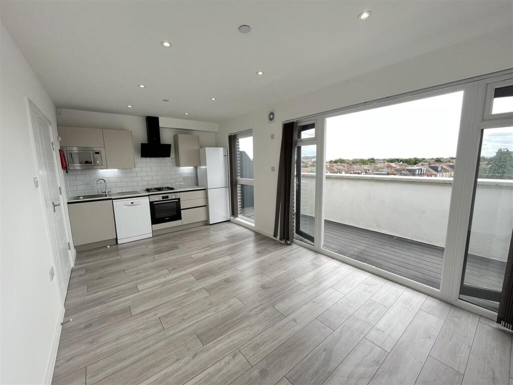 1 bed 1st Floor Flat for rent in Ilford. From Harris and Company