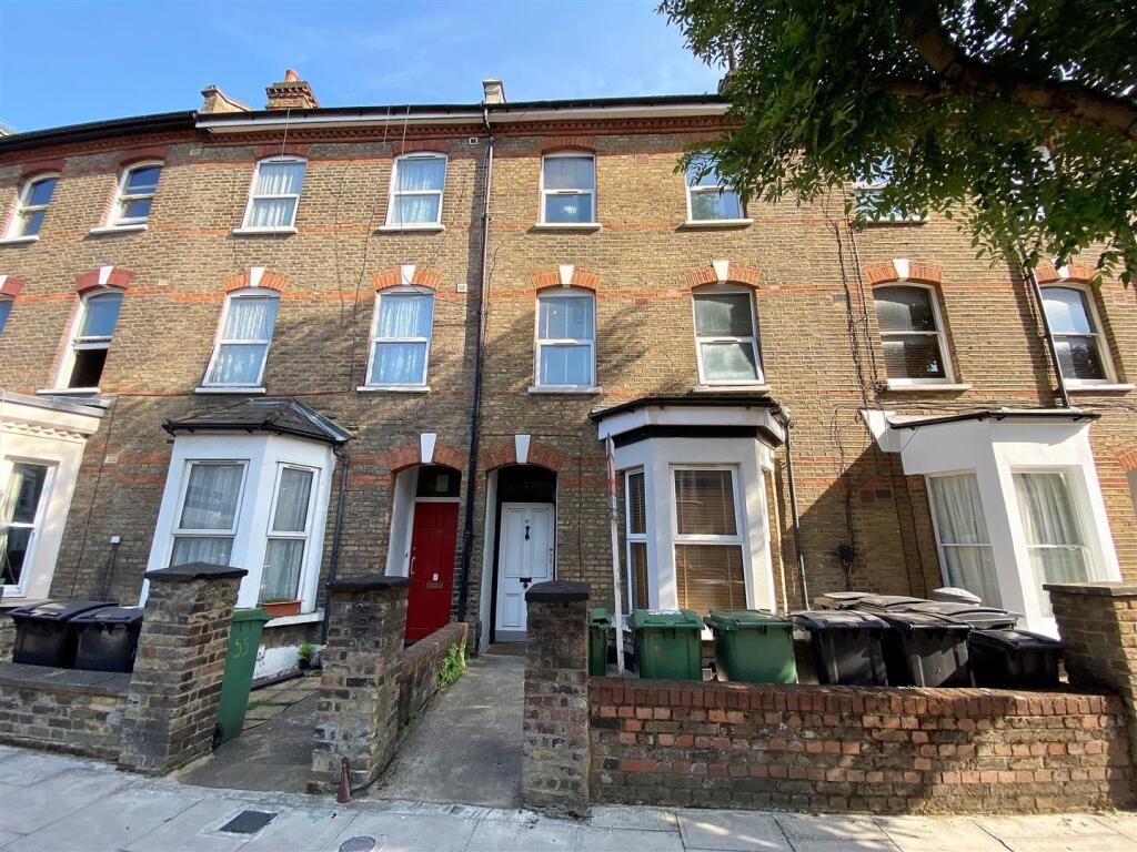 4 bed Studio for rent in London. From Harris and Company 4 bed Studio for rent in London. From Harris and Company
