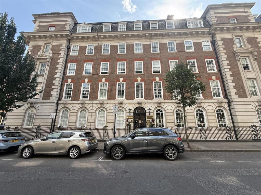1 bed 1st Floor Flat for rent in Camden Town. From Harris and Company 1 bed 1st Floor Flat for rent in Camden Town. From Harris and Company