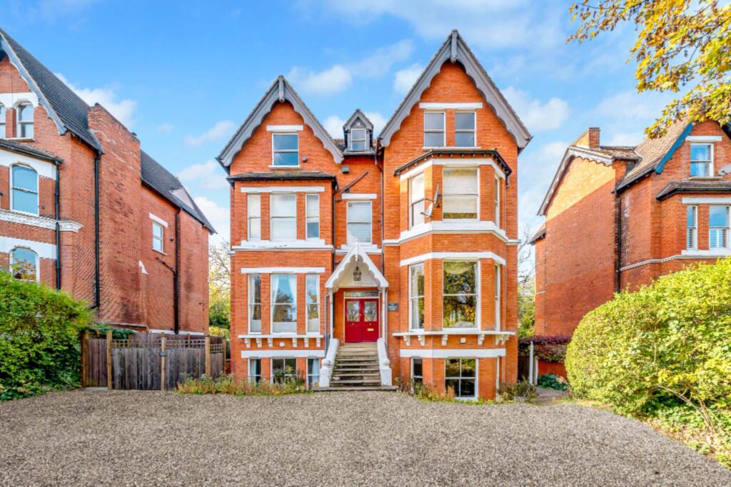 2 bed 1st Floor Flat for rent in London. From Harvey & Wheeler - Dulwich Village