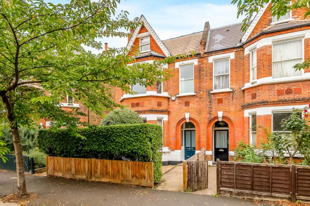 5 bed Semi Detached for rent in Camberwell. From Harvey & Wheeler - Dulwich Village