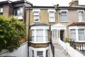 1 bed 1st Floor Flat for rent in Woolwich. From hi-residential - South East London