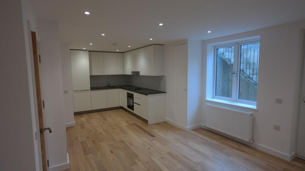 2 bed 1st Floor Flat for rent in Woolwich. From hi-residential - South East London 2 bed 1st Floor Flat for rent in Woolwich. From hi-residential - South East London