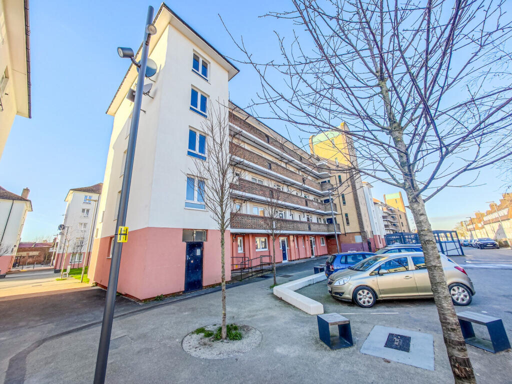 2 bed 1st Floor Flat for rent in London. From hi-residential - South East London