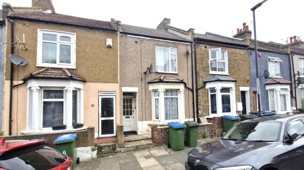 2 bed Mid Terraced House for rent in London. From hi-residential - South East London
