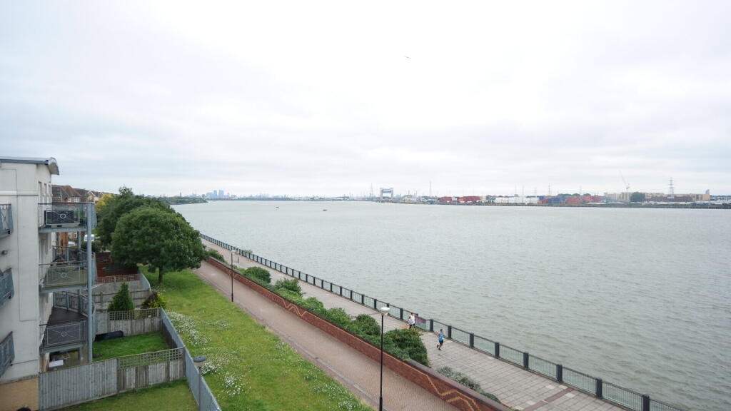 2 bed 1st Floor Flat for rent in Barking. From hi-residential - South East London