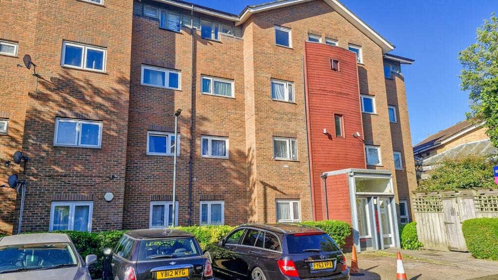2 bed 1st Floor Flat for rent in Woolwich. From hi-residential - South East London