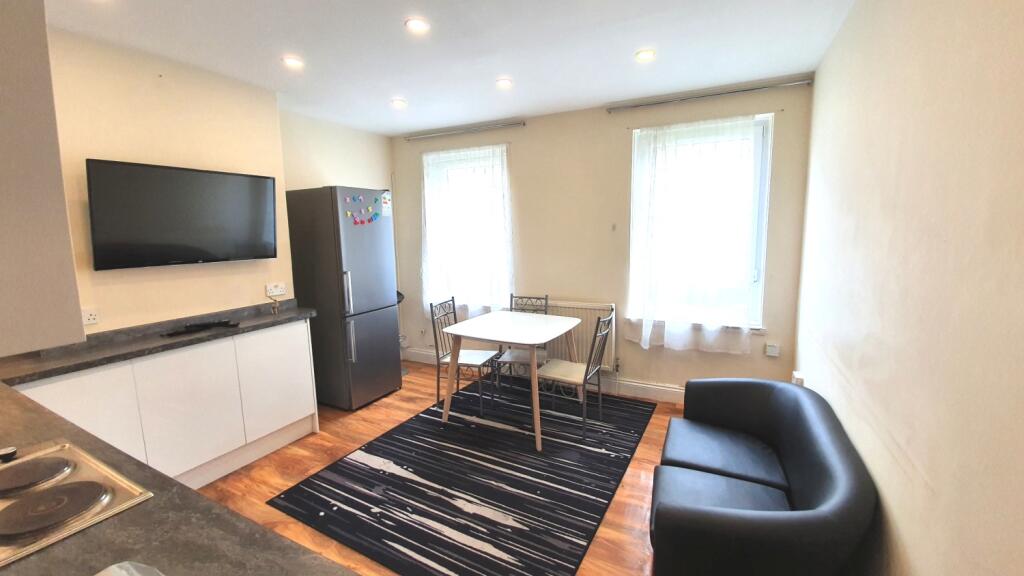 2 bed 1st Floor Flat for rent in Woolwich. From hi-residential - South East London