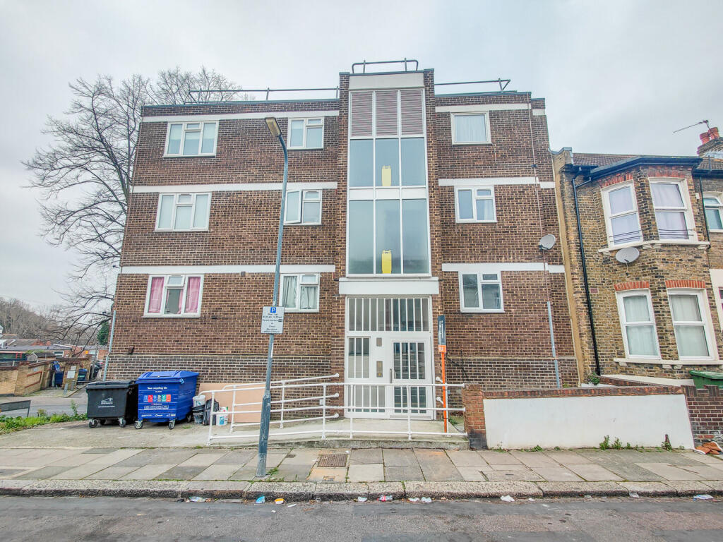 1 bed 1st Floor Flat for rent in Woolwich. From hi-residential - South East London