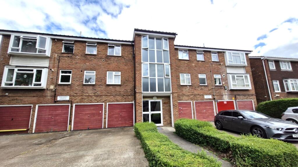 1 bed 1st Floor Flat for rent in London. From hi-residential - South East London