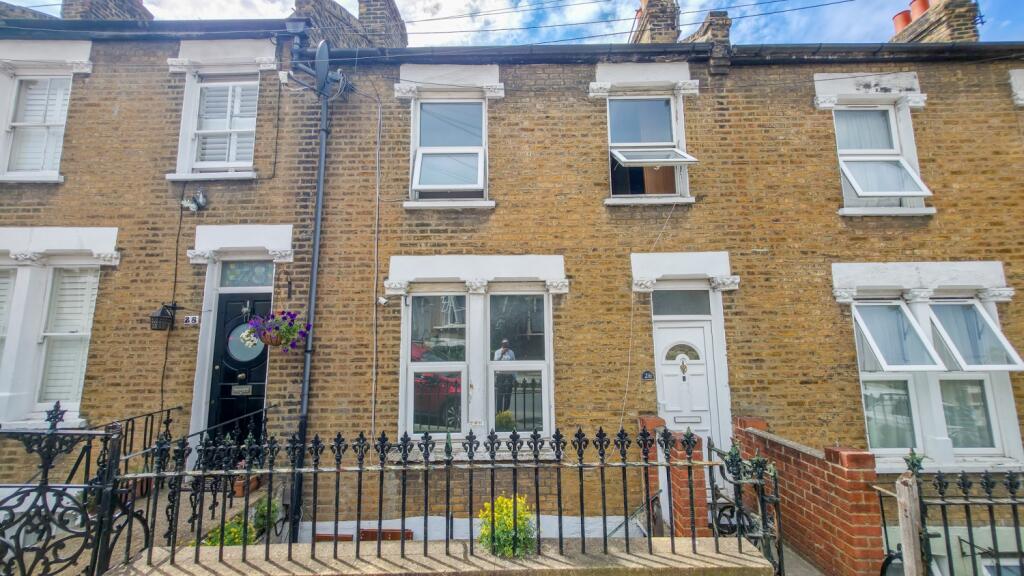 4 bed Town House for rent in Woolwich. From hi-residential - South East London