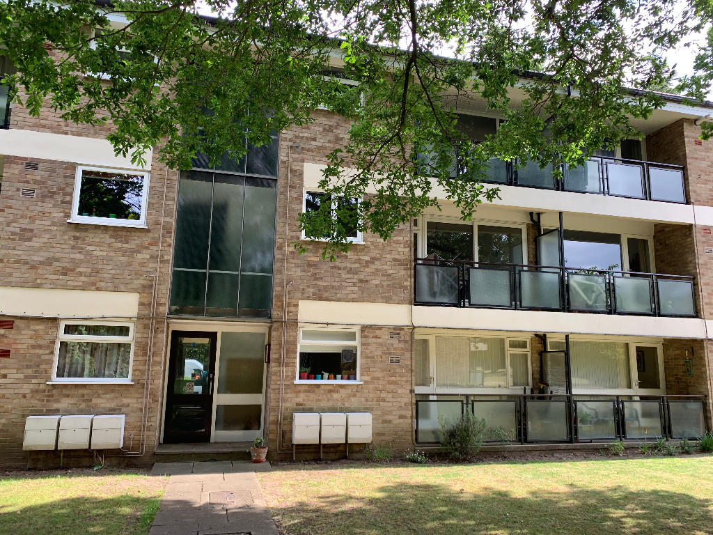 1 bed House (unspecified) for rent in Weybridge. From Hoads Property Management - Weybridge