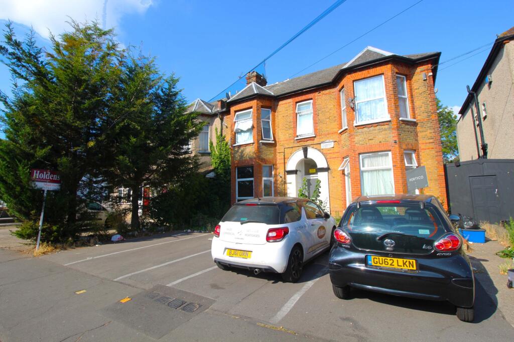 1 bed 1st Floor Flat for rent in Ilford. From Holdens Property Services - Ilford