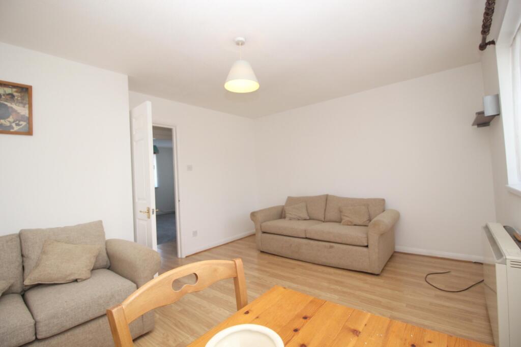 1 bed 1st Floor Flat for rent in Barking. From Holdens Property Services - Ilford
