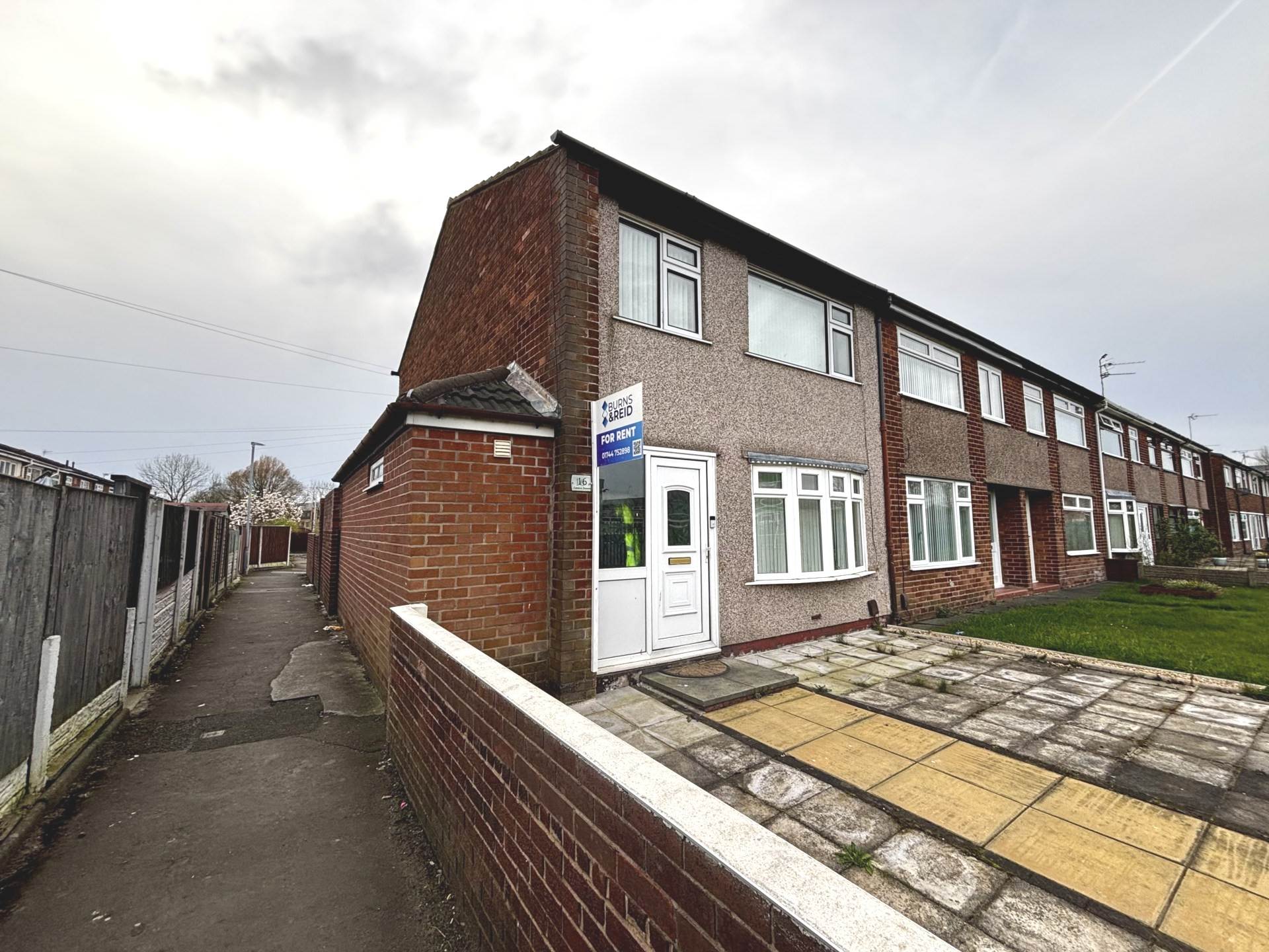 3 bed Mid Terraced House for rent in Newton Le Willows. From Home Estate Agents Ltd - Tameside 3 bed Mid Terraced House for rent in Newton Le Willows. From Home Estate Agents Ltd - Tameside