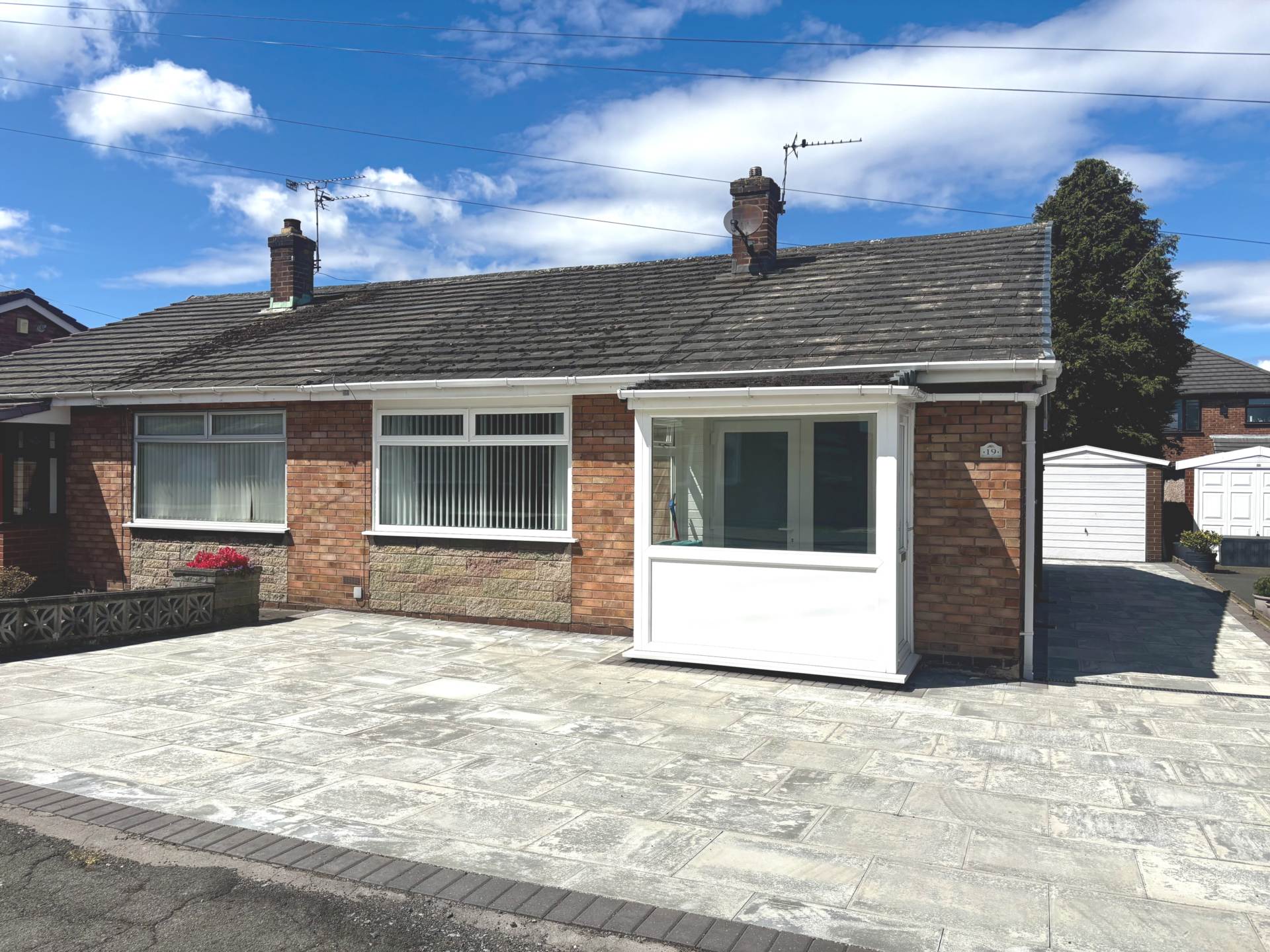 2 bed Semi-detached bungalow for rent in St Helens. From Home Estate Agents Ltd - Tameside 2 bed Semi-detached bungalow for rent in St Helens. From Home Estate Agents Ltd - Tameside