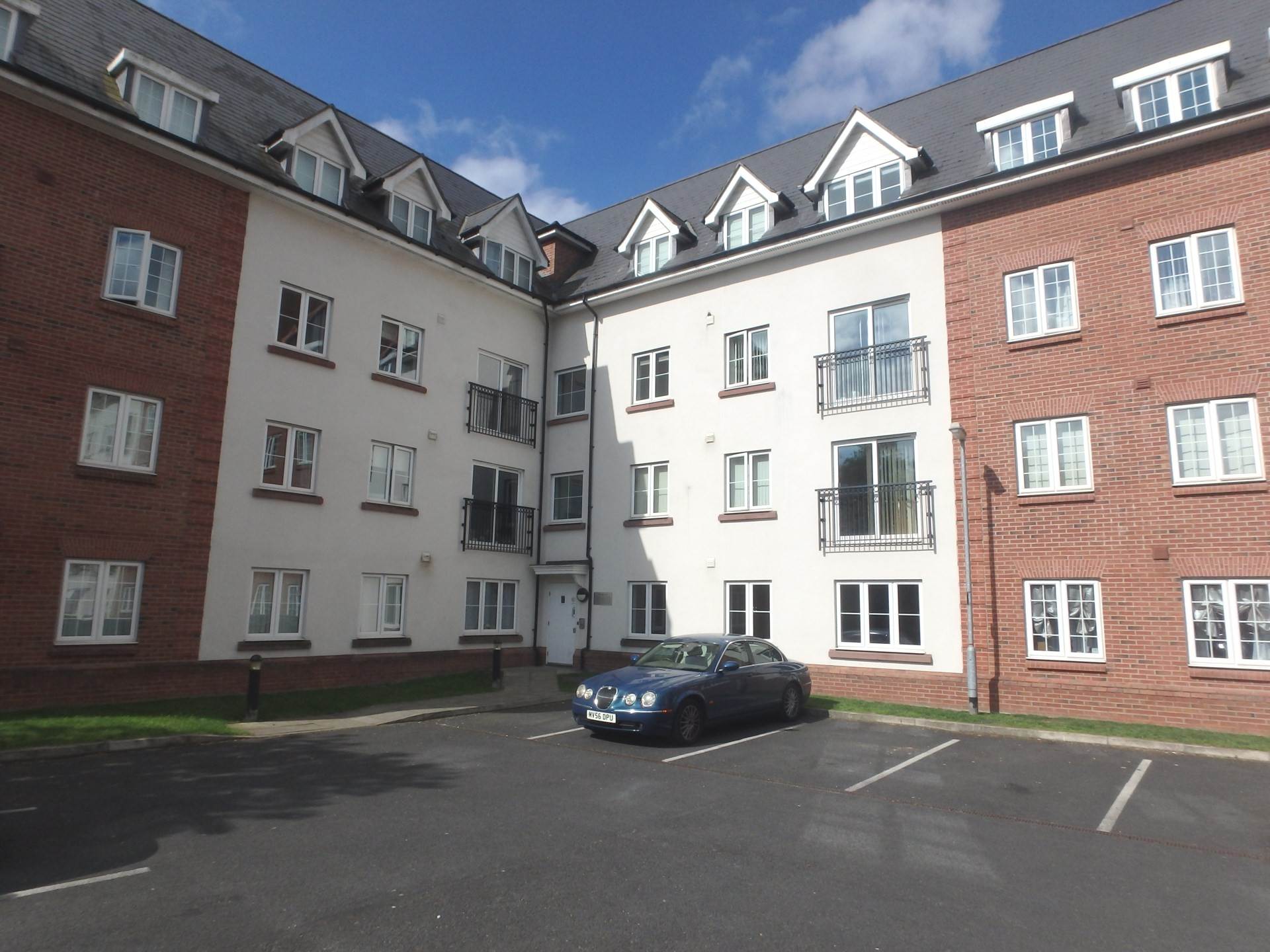 2 bed Apartment for rent in Warrington. From Home Estate Agents Ltd - Tameside